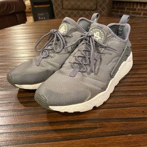 Women’s US10 Grey Huarache shoes